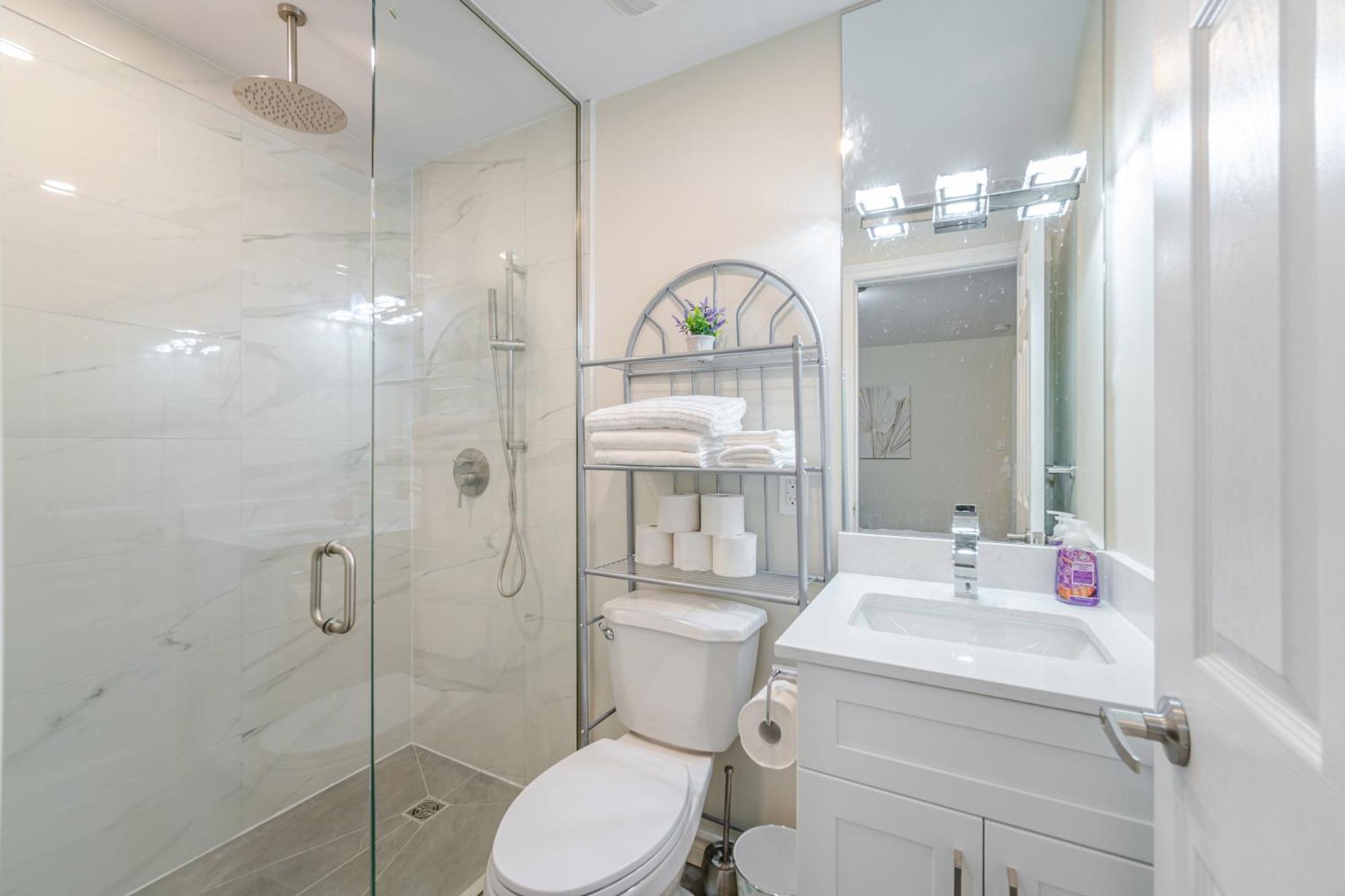 Private Basement Bedrooms In Oakville Exterior foto